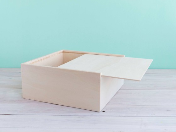 Wooden box 27x27x12 cm. with sliding cover Ref.PC4K