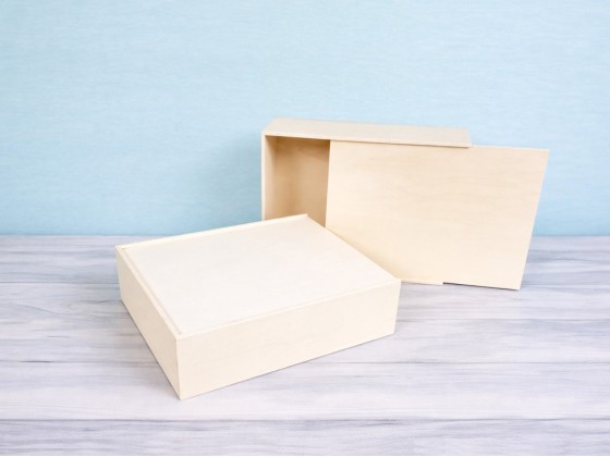 Wooden box 35x28x10 cm. with sliding lid Ref.P1454C8J