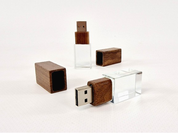 PenDrive de Madera Oscura y Cristal Ref.USBCH8