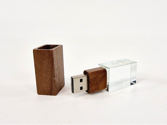 PenDrive de Madera Oscura y Cristal Ref.USBCH8