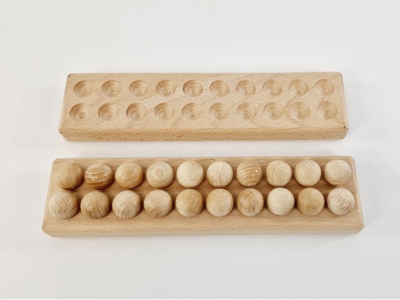 Wooden board for balls Ø20 mm.Ref.MO196