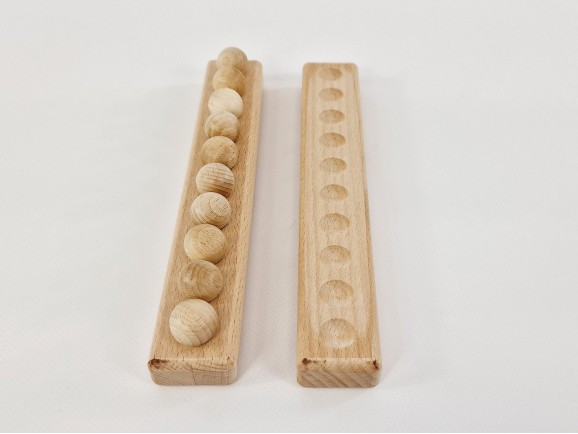Wooden board for balls Ø20 mm.Ref.MO196