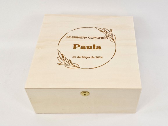 Caja de madera 33x33x15 cm. c/bisagra y broche Ref.P53C54