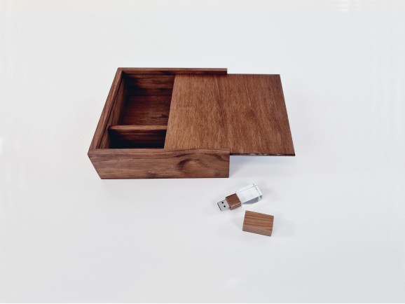 PenDrive de Madera Oscura y Cristal Ref.USBCH8