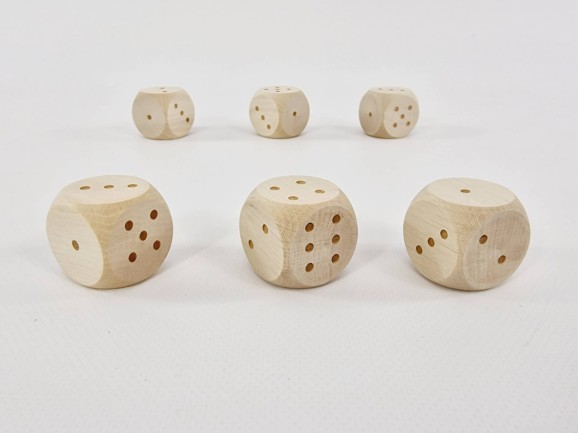 Wooden dice 3x3 cm. with dots Ref.DG397B