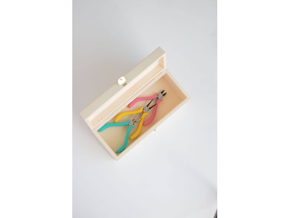 Wooden box 19x8x6 cm. w/hinge and clasp Ref.