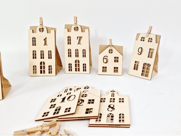 Advent calendar houses with envelopes Ref.DRZN4011
