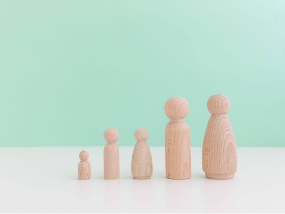 Muñecos familia de madera Ref.PegDolls