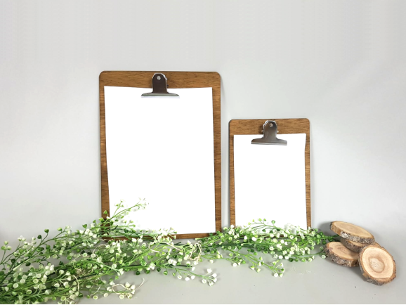 Letter Wooden menu with clothespin Ref.H33