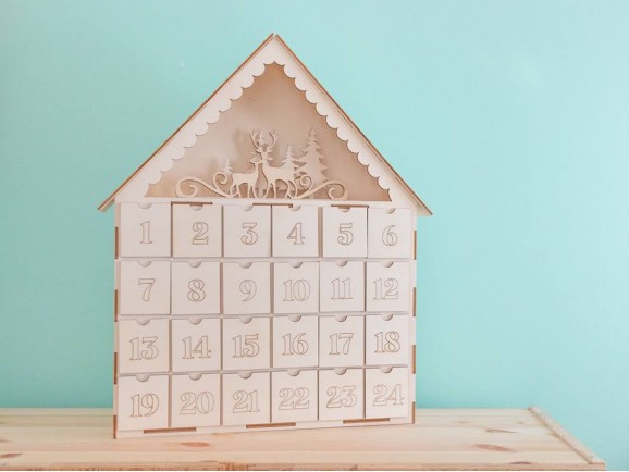 Calendario de Adviento Casa 42x9x50,5 cm. Ref.AW24981