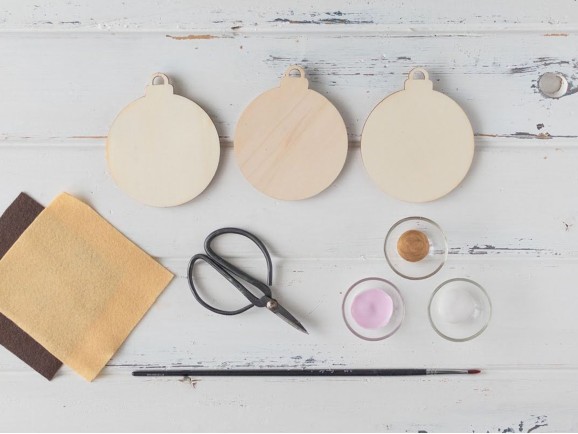 Wooden silhouette ball for Name Ref.H3733