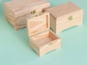 Small wooden trunk box with feet 3 sizes Ref.P107P