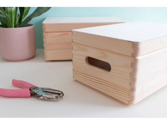 Pine wooden box 30x20x14 cm. with hinges Ref.DRSD130