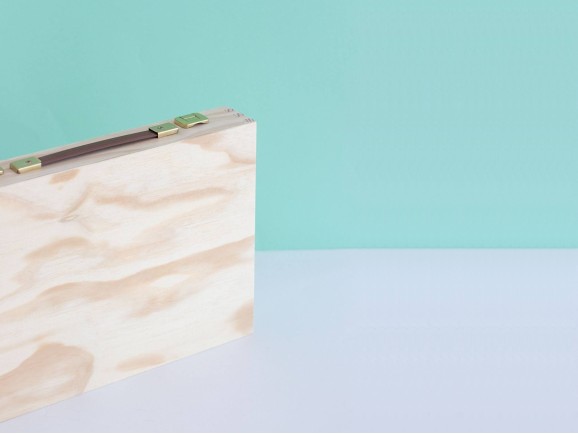 Wooden paint case box 37x27x6 cm. Ref.P1922