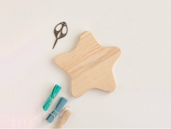 Estrella de madera maciza 24x24x2 cm. Ref.AT11418