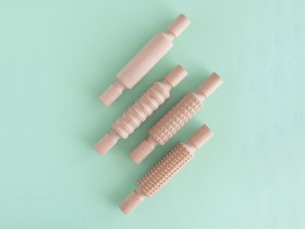 Wooden rollers for plasticine 4 units. Ref.OP211425