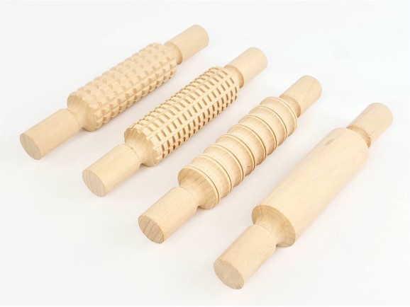 Wooden rollers for plasticine 4 units. Ref.OP211425