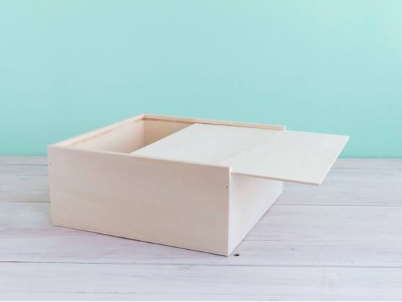 Caja de madera 27x27x12 cm. c/tapa corredera Ref.PC4K