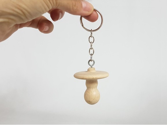 Wooden Pacifier Keychain Ref.CC91