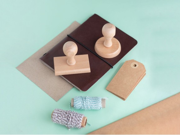 Base de madera para sellos redondo y rectangular Ref.PBC1