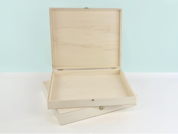 Wooden box 40x33x6 cm. with hinge and clasp Ref.P00C36D