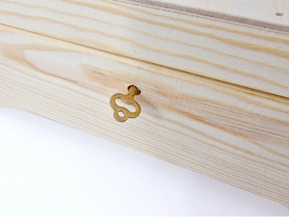 Wooden chest 30x20x12.5 cm. with key Ref.DRPK345