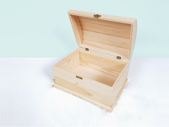 Baúl de madera 29x21x18 cm. c/tapa curva rayada Ref.AR08861