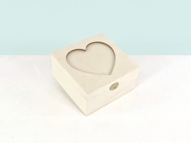 Wooden box Heart 15x15x8 cm. with hinge and clasp Ref.PCC47