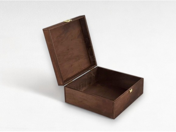 Caja de madera envejecida 23x23x10 cm. c/broche maleta Ref.PC4E1C