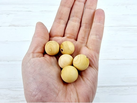 Bola de madera boj Ø18 mm. c/taladro Ref.BOJ18