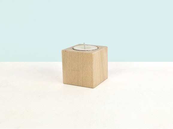 Portavelas de madera 5,5x5,5x5,5 cm. Ref.CR127