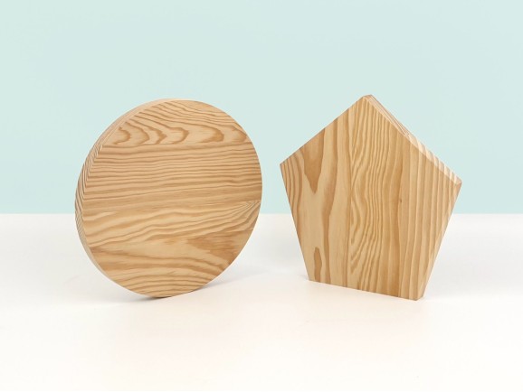 Tabla de madera pino círculo y pentágono Ref.P3742