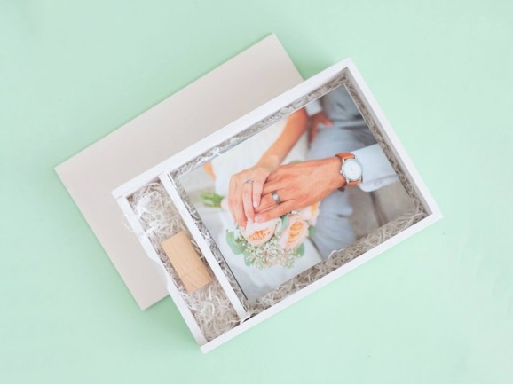 White wooden box for photographers Ref.P1454DB