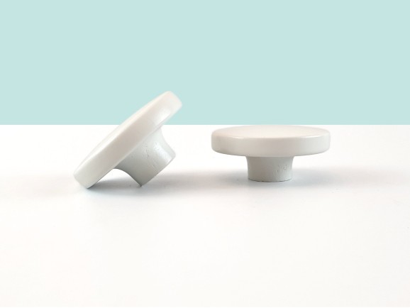 Tirador redondo blanco Ø5 cm. c/tuerca Ref.25