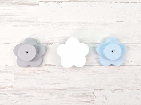 Tirador infantil FLOR 8 cm. varios colores