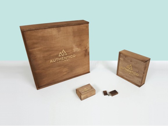 Aged Box 10x15 photos with Wood Cover Ref.P00CF13T