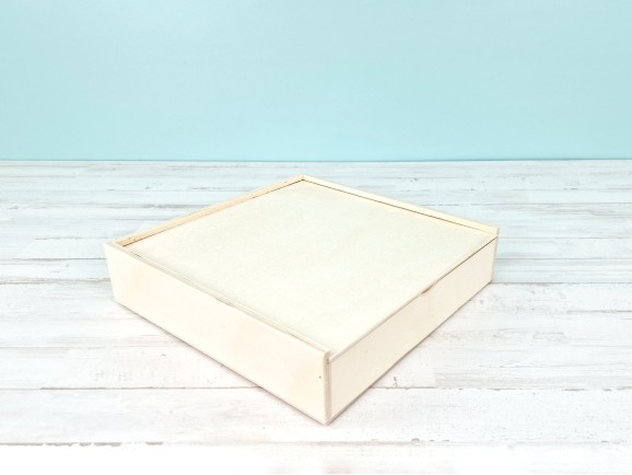 Wooden box 28.5x28.5x6.5 with sliding lid Ref.P1454C8-27