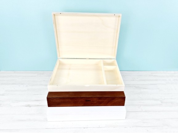 Box for 30x30 album with magnetic clasp and dividers, 3 finishes Ref. P1454C8FI