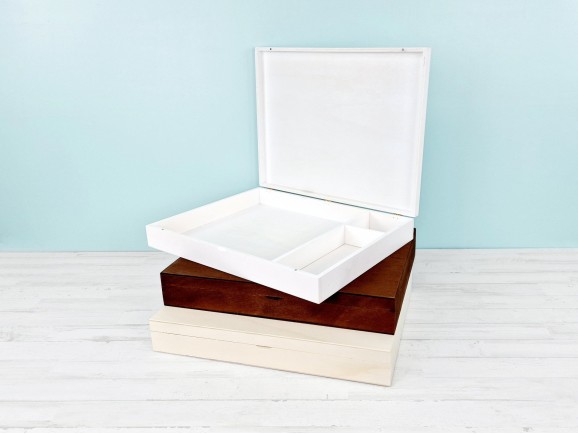 Wooden box for 30x30 album with magnetic clasp and dividers, 3 finishes Ref.P1454C8FI