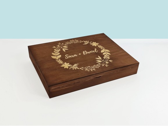 Box for 30x30 album with magnetic clasp and dividers, 3 finishes Ref. P1454C8FI