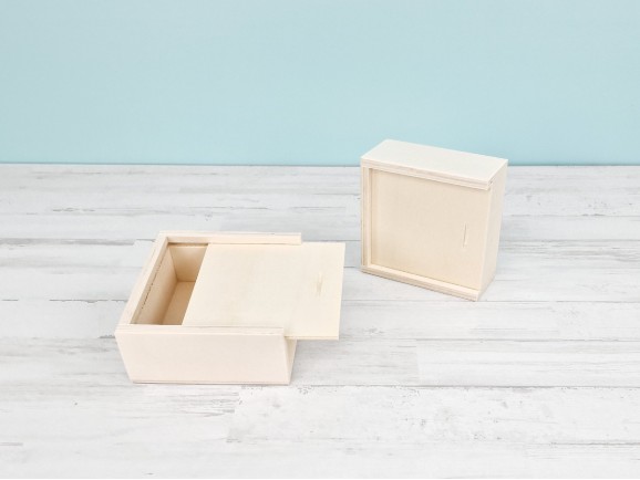 Caja de madera 11x11x4 cm. c/tapa corredera Ref.PC2Negle
