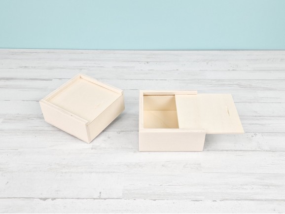 Caja de madera 11x11x4 cm. c/tapa corredera Ref.PC2Negle