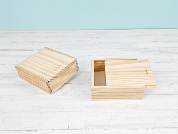 Pine wood box 13x12x4 cm. with sliding cover Ref.P53C16