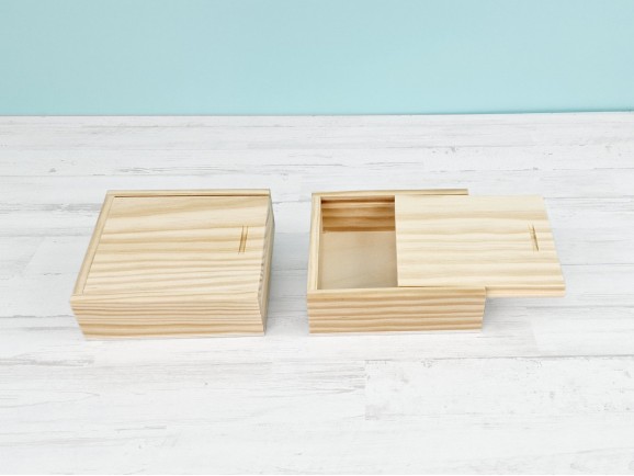 Pine wood box 13x12x4 cm. with sliding cover Ref.P53C16