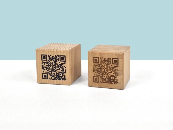 Cubo de madera QR 5,5x5,5 cm. Ref.MOQR