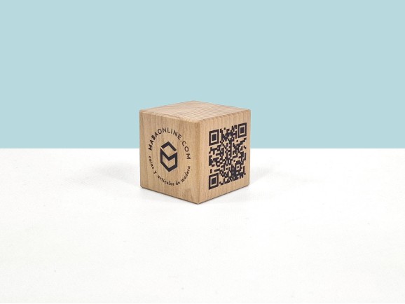 Cubo de madera QR 5,5x5,5 cm. Ref.MOQR