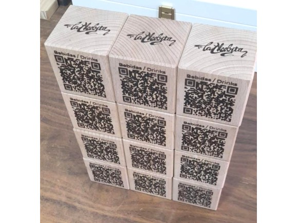 QR wooden cube 5.5x5.5 cm. Ref.MOQR