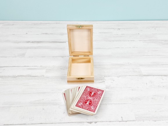 Caja de madera 8x11x5 cm. para 1 baraja Ref.PC103