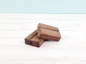 Aged wooden block 7x5x2 cm. Ref.P1008