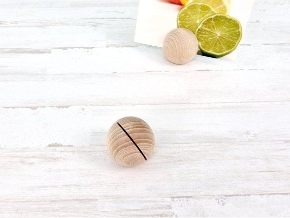 Wooden ball with photo or card slot Ref.OP605635